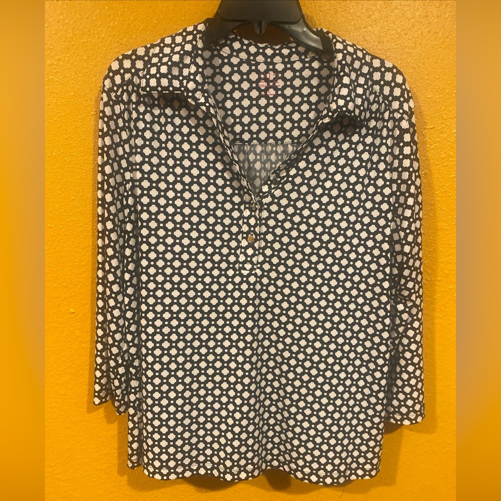 212 Top collection black and white button up blouse